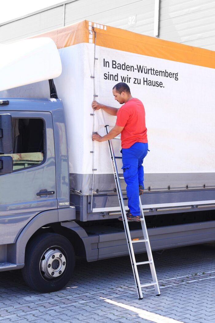 16 rung (4.54m) Single Professional Ladder - Image 4