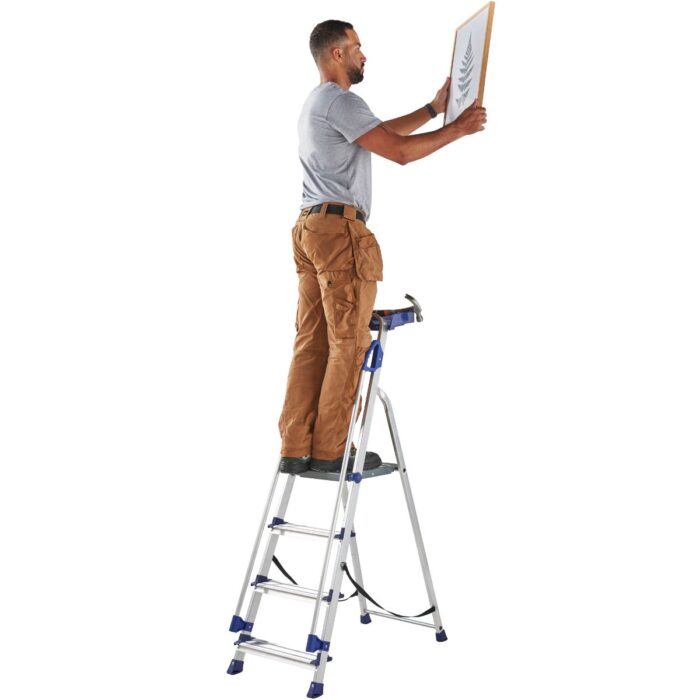 Werner Workstation Professional 4 Tread Stepladder - Image 3