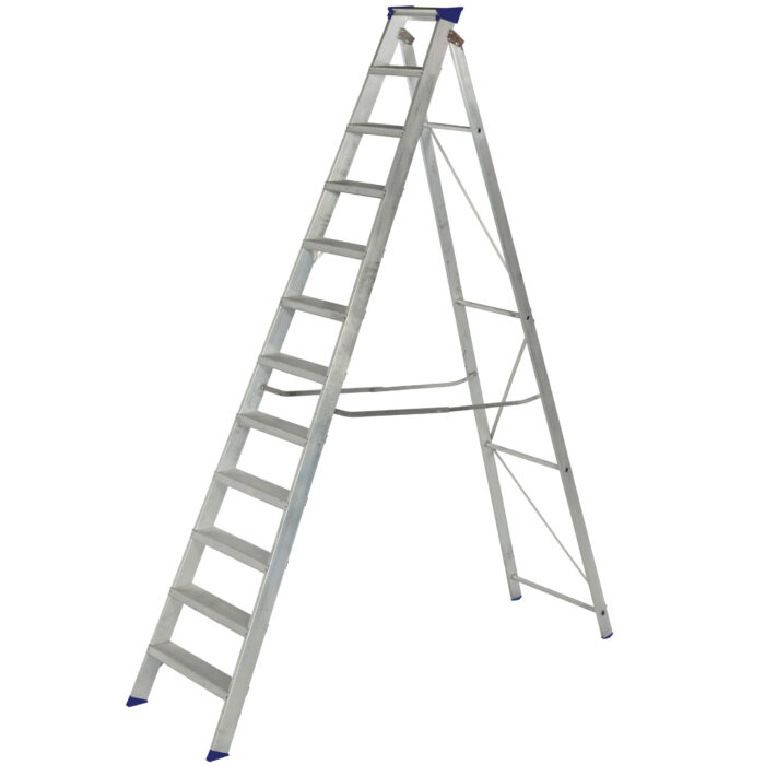 WERNER 12 Tread Heavy Duty Builders Step