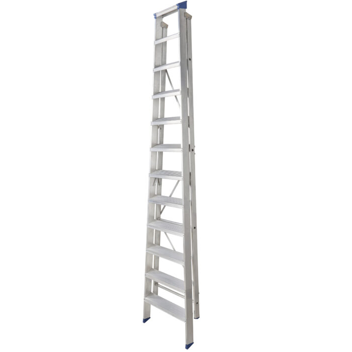 WERNER 12 Tread Heavy Duty Builders Step - Image 6