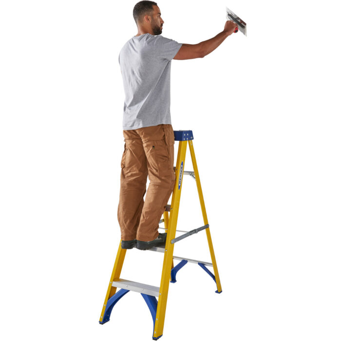 Werner 5 Tread Fibreglass Swingback Steps - Image 3