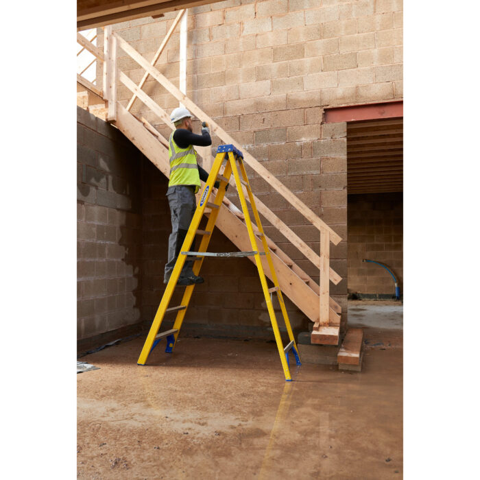 Werner 8 Tread Fibreglass Swingback Steps - Image 5