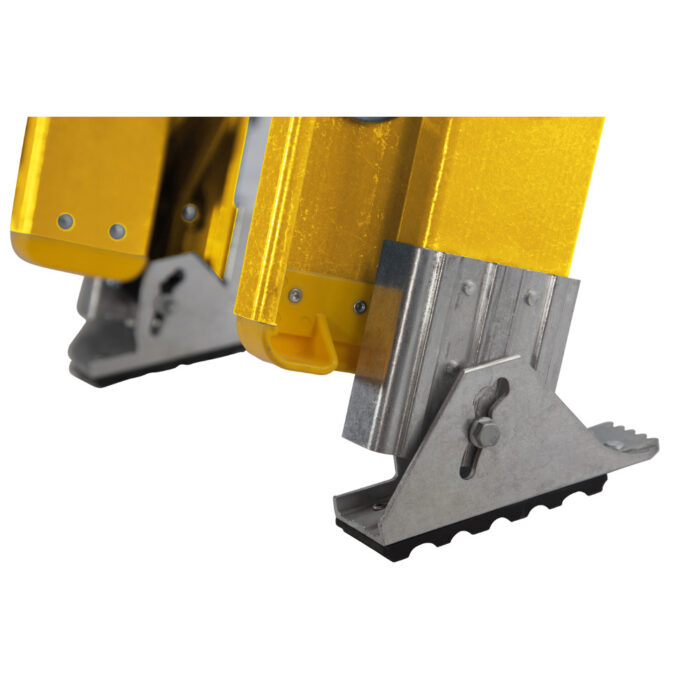 Werner 3.6m  2 Section Rope Operated Fibreglass Ladder - Image 5