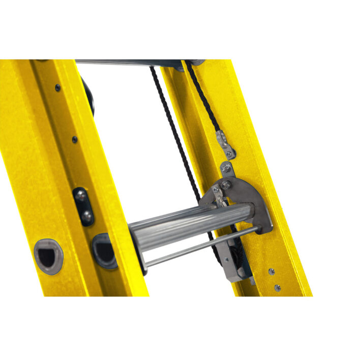 Werner 3.6m  2 Section Rope Operated Fibreglass Ladder - Image 3