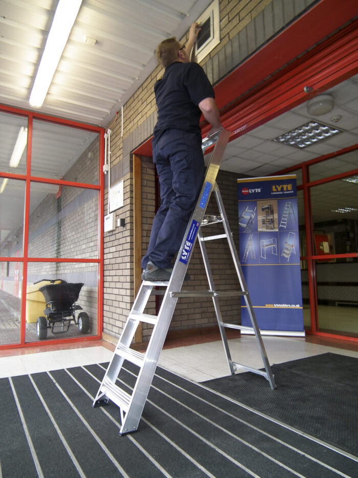 4 Tread Industrial Platform Steps - Image 5