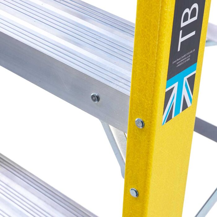 Professional 4 Tread Fibreglass Swingback Step - Image 8