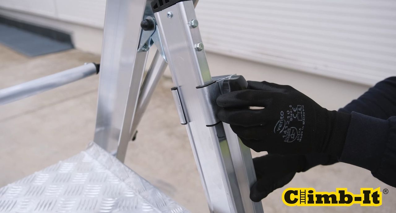 Climb-It Large Platform Folding Step With Safety Gates - 8 Tread - Image 7